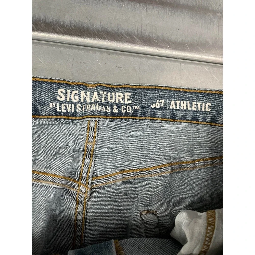 Signature Levis S67 Athletic Jeans Mens 34X30 Blue‎ Medium Wash Denim Straight